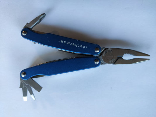 Мультитул Leatherman Juice SC2 Б/В
